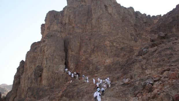 mount-uhud-and-site-of-battle